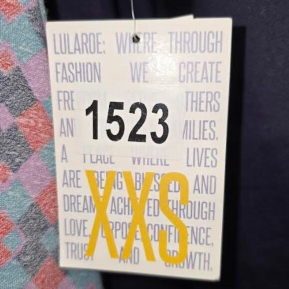 LULAROE NWT Colorful Geometric Short Sleeve Perfect T Size XXS - Picture 3 of 5